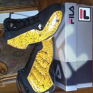 great pair of Fila boys shoes.